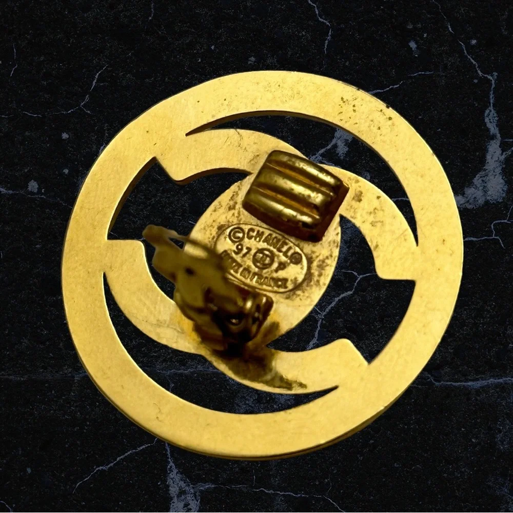 Vintage CHANEL Turnlock Logo Earring - Picture 4 of 7
